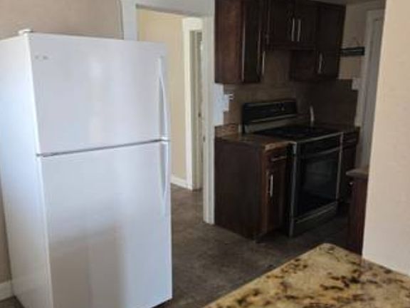 5th image of 2827 Savannah Ave #A