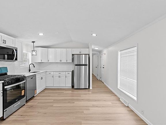 5th image of 38 Torch Ln