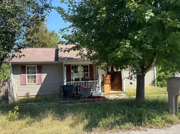 218 Mount Leo Heights St, McMinnville, TN 37110