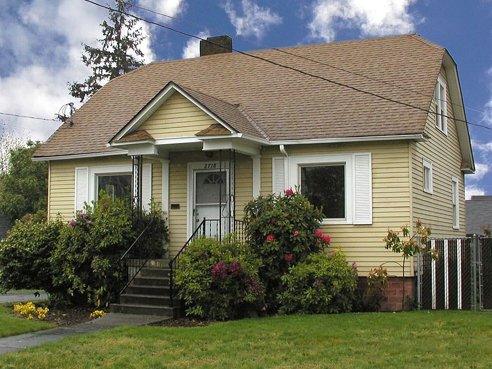 2718 Baker Ave