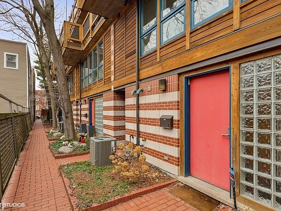 2nd image of 3911 N Ashland Ave #C