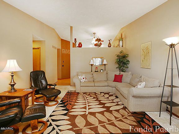 5th image of 665 Amberwood Dr SW