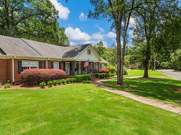 4th image of 2410 Craigston Dr
