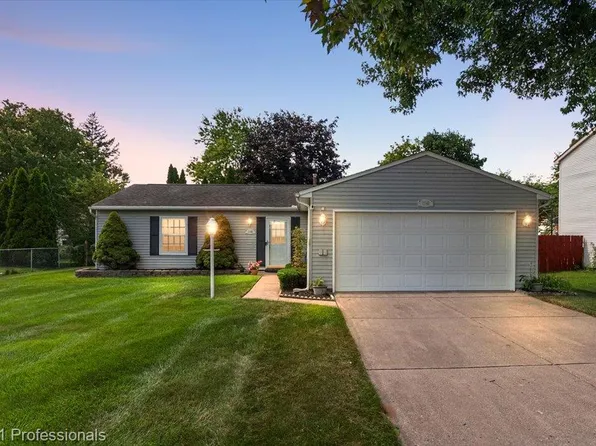 1148 Meadowlark Dr, Waterford, MI 48327