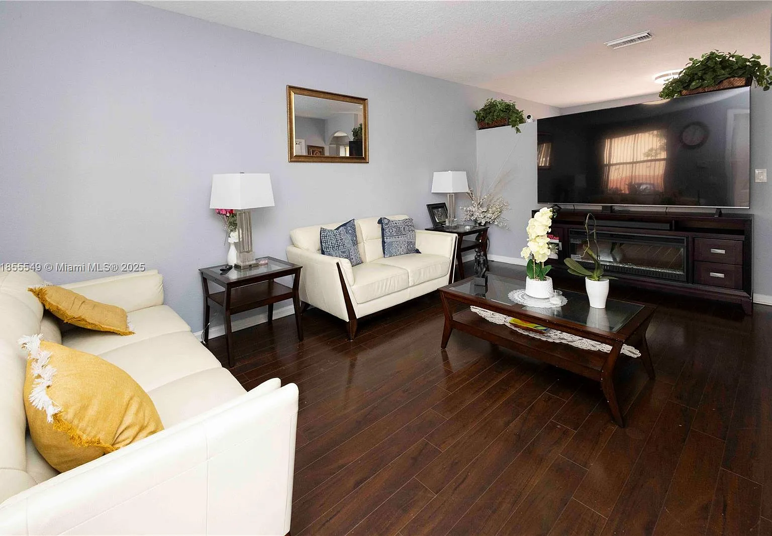 4 bed, 2.5 bath, 1675 sqft, $3,400 — Photo 2