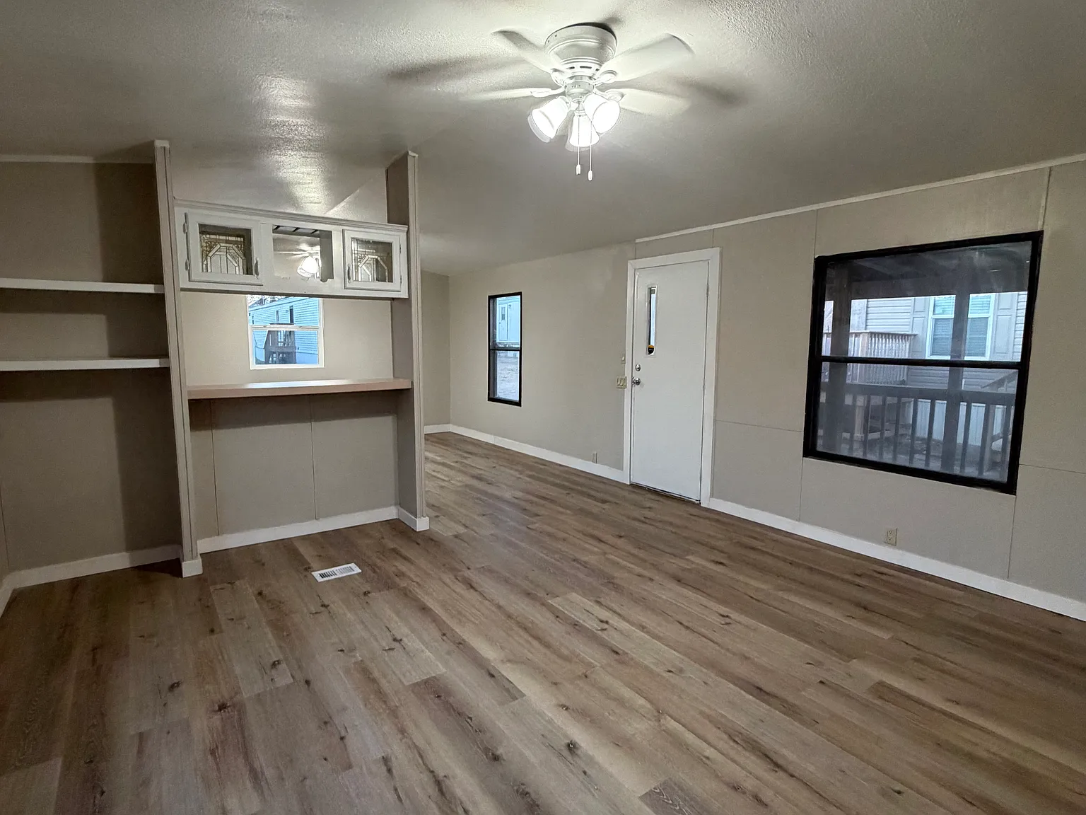 2 bed, $900 — Photo 3