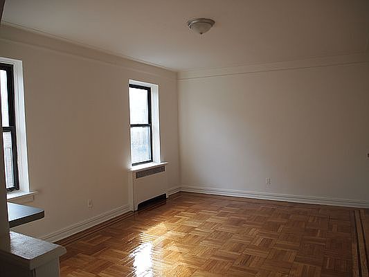 2nd image of 570 Isham St #1E