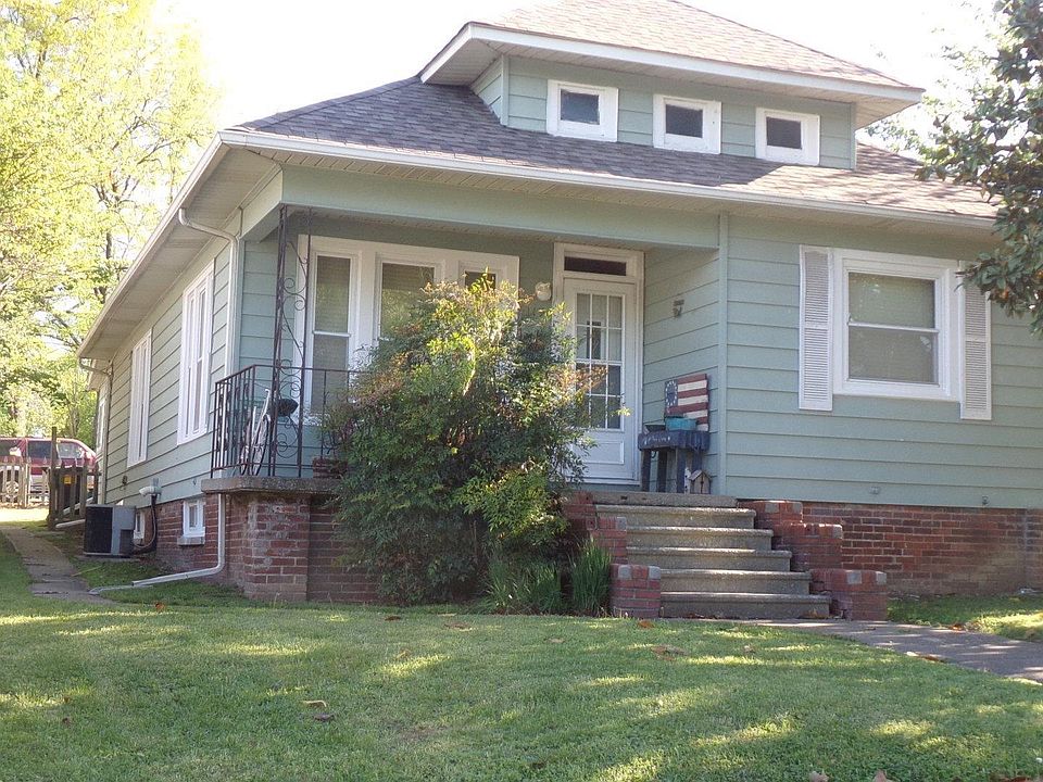 1st image of 119 W College St
