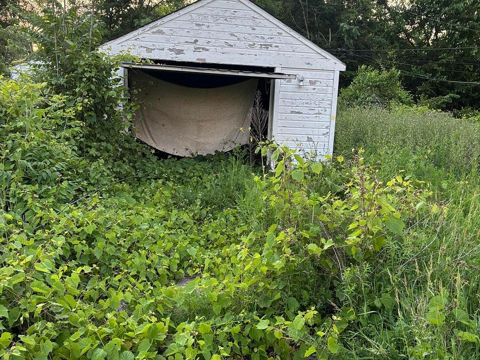 2nd image of 13065 Elmdale St