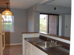 2404 Pond View Dr, West Chester, PA 19382