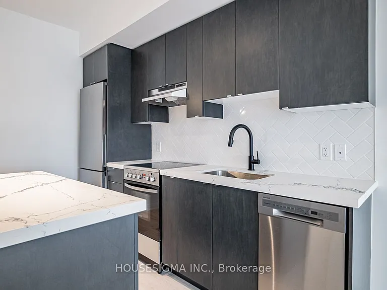 408 Brown Ct #212 — Photo 11