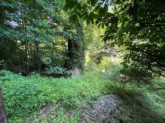 5th image of 844 S Park Rd SE