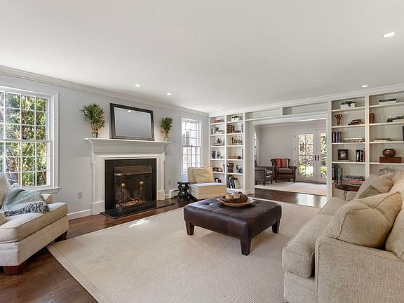 2nd image of 10 Queen Anne Rd