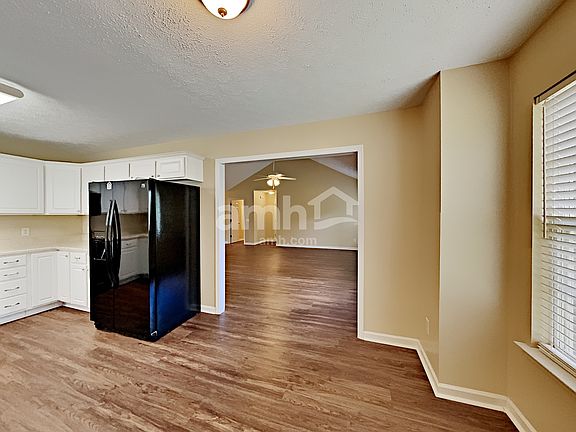 4th image of 1219 Murray Ct