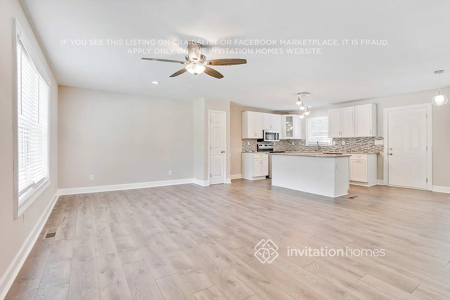 1400 High Meadow Dr Stone Mountain, GA 30083 — Photo 4