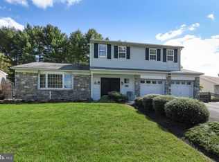 127 Lark Dr, Holland, PA 18966