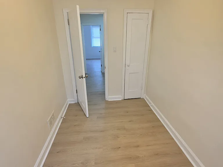 5449 Claridge St — Photo 13