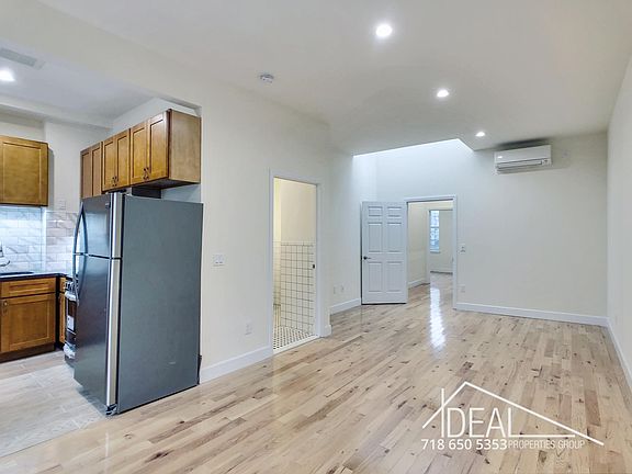3rd image of 623 Franklin Ave APT 3