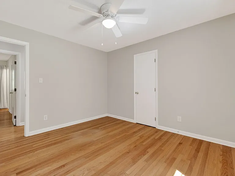 Olive Rd — Photo 21
