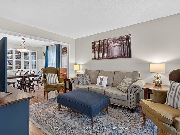 4th image of 56 Parkview Cres
