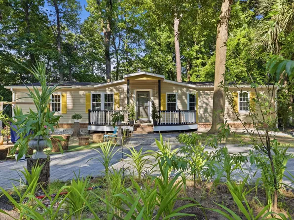 391 Di-Cindy Ln., Murrells Inlet, SC 29576