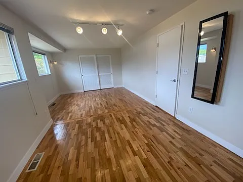 1050 Tacoma Ave NE — Photo 17