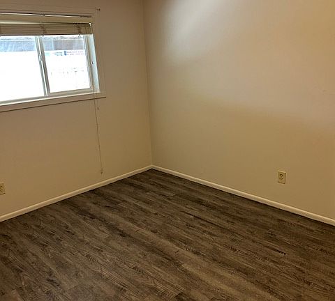 2nd image of 204 E Browning Ave