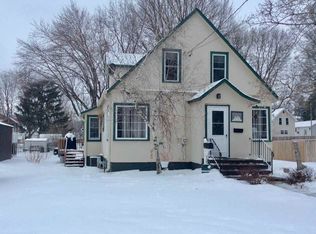 305 West St, Decorah, IA 52101