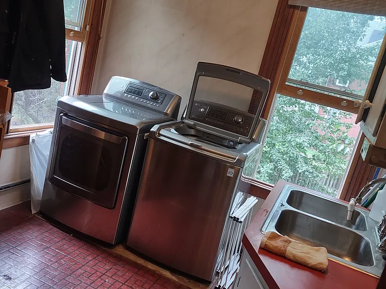 363 Laurel St #2 — Photo 6