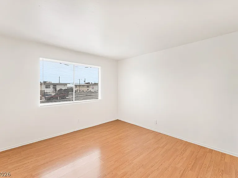 375 N 15th St #1 — Photo 13