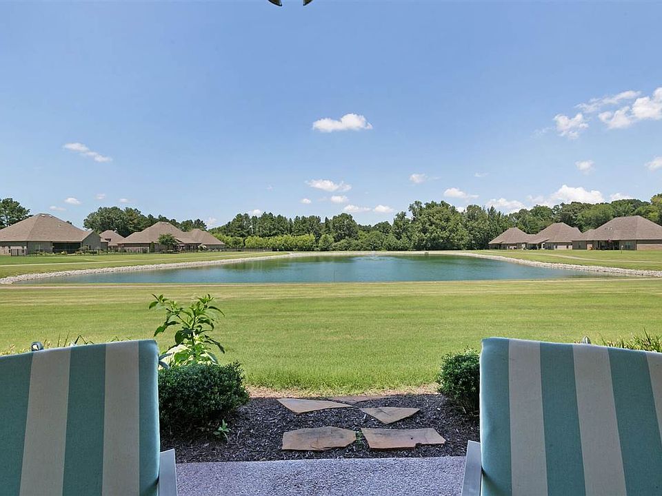2nd image of 11 Rock Pointe Dr