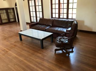 2067 S Hobart Blvd, Los Angeles, CA 90018