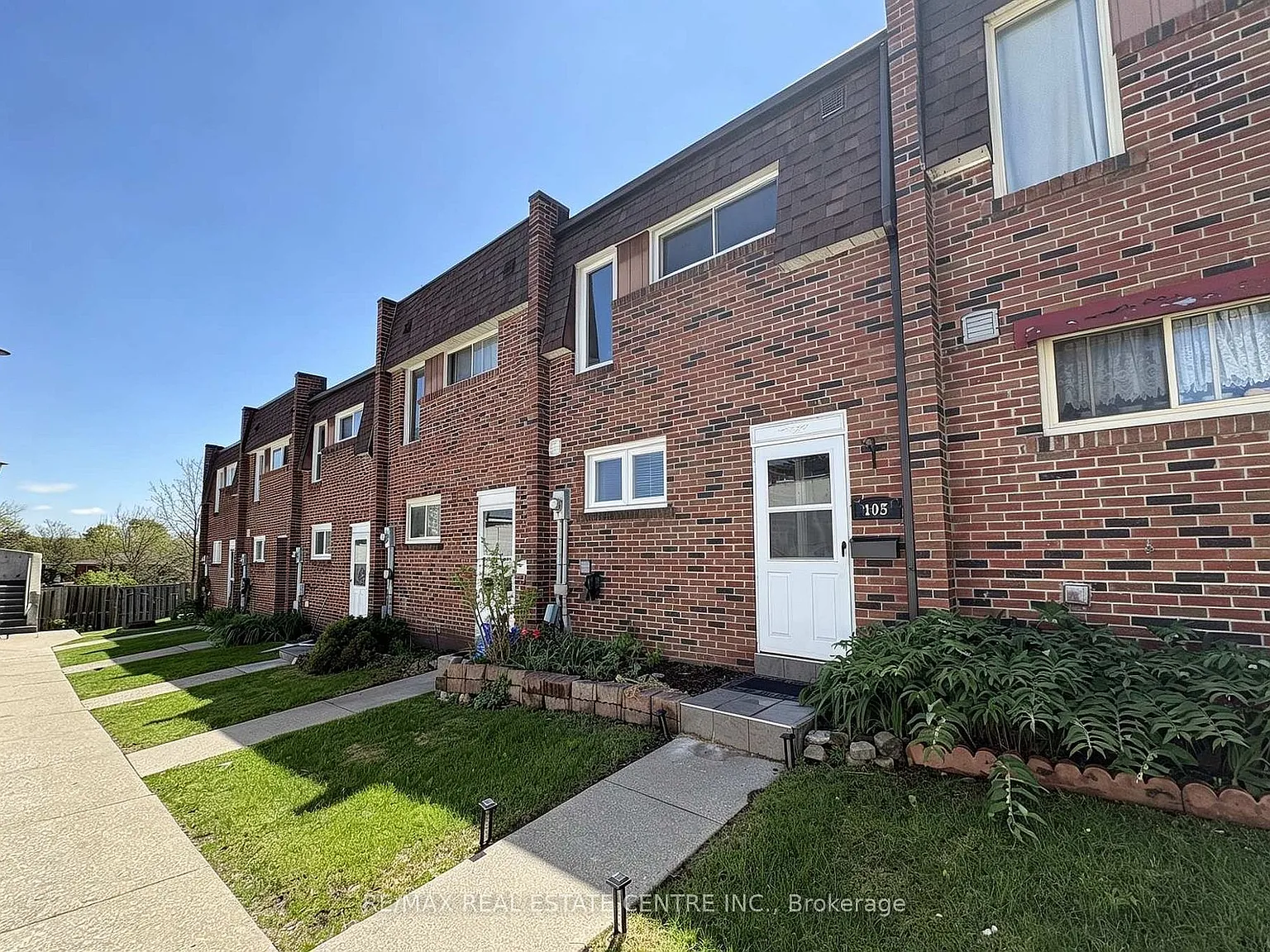 3 bed, $2,850 — Photo 1