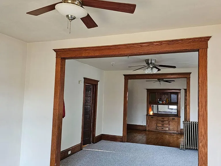 1522 Girard Ave N — Photo 2