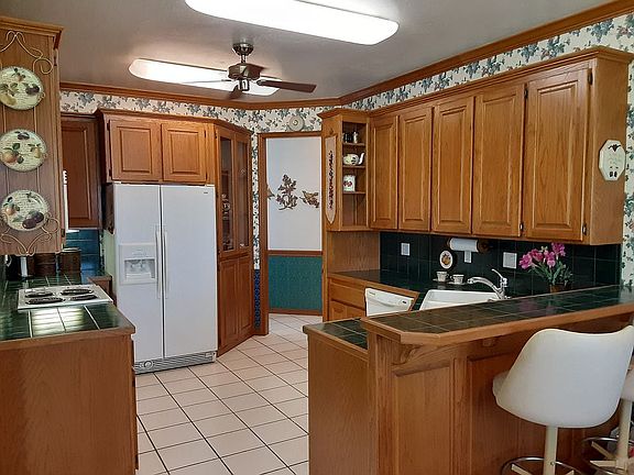 2nd image of 2709 W Wildwood Dr