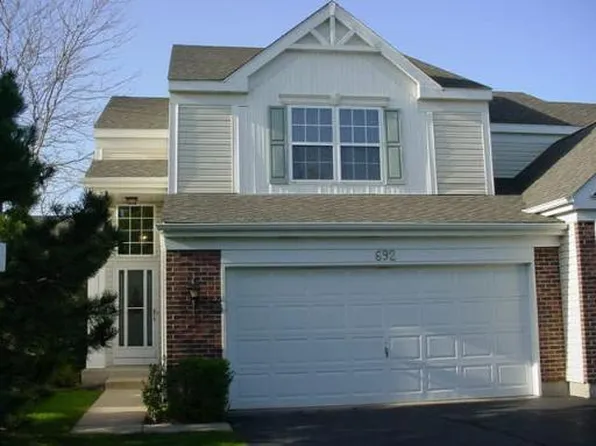 692 Silk Oak Ln, Crystal Lake, IL 60014