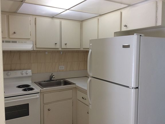 3rd image of 2730 NW 14th St APT 16