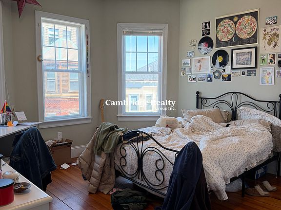 5th image of 148 Hillside St #3T