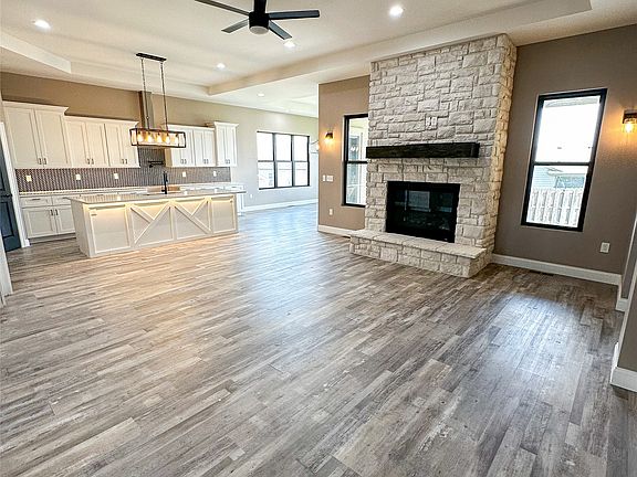 4th image of 4031 Cypress Dr