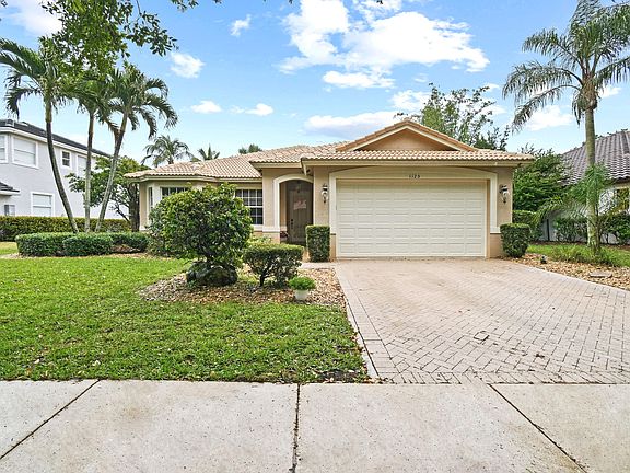 2nd image of 1125 Egret Circle S