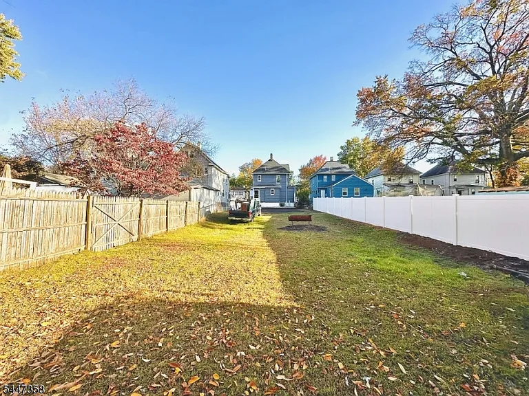 1222 W 3rd St — Photo 12