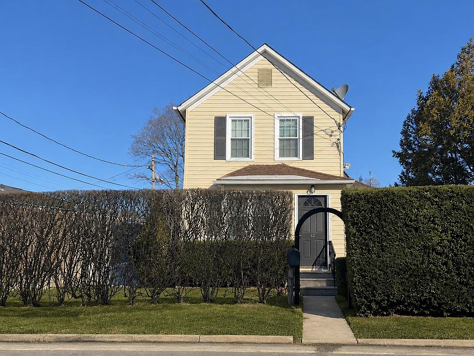 1st image of 42 Whitney Avenue