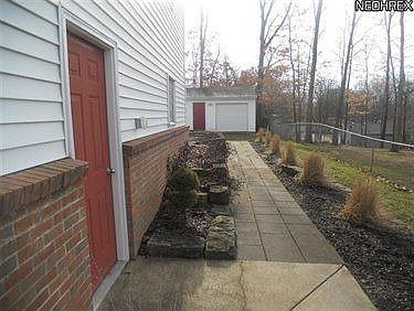 4th image of 27 Hickory Trace Dr