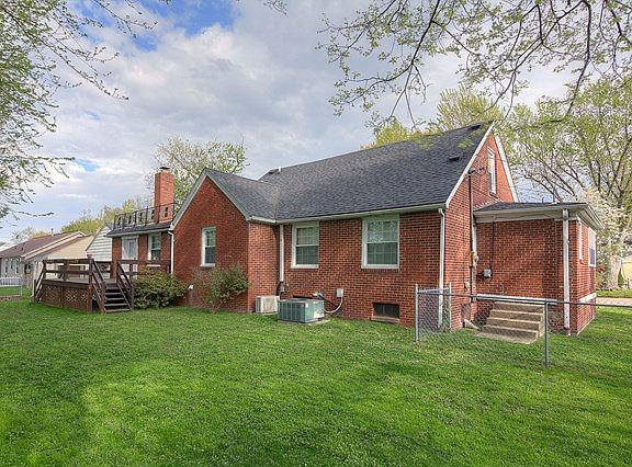 3rd image of 2038 York Dr