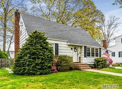 3rd image of 3889 New York Ave