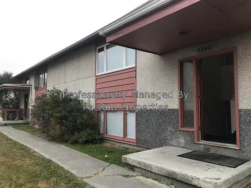 2nd image of 4340 San Roberto Ave APT 1