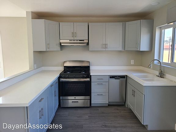 3rd image of 10720 Woodbine St #4