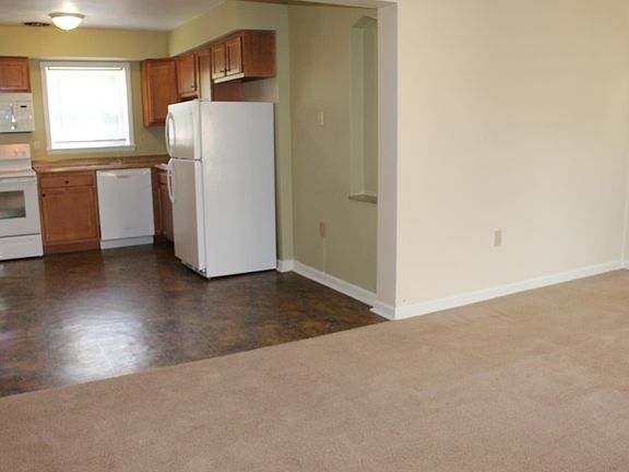 2nd image of 28 Wasson Pl APT 5