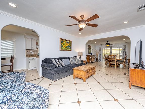 3rd image of 6836 Aura Ave