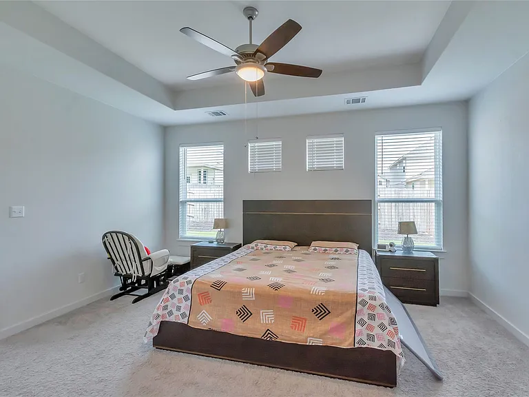 563 Saturnia Dr — Photo 18